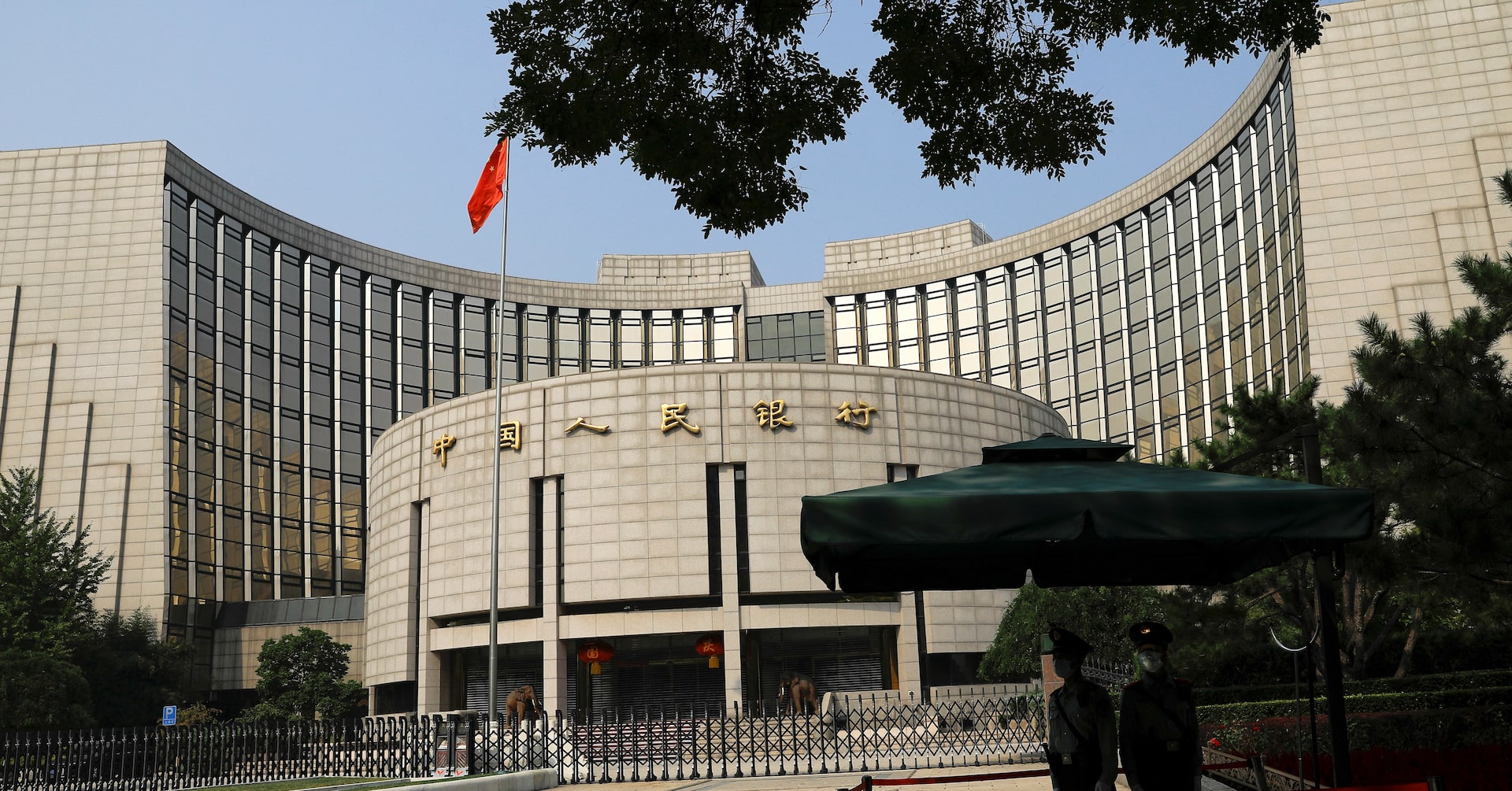 China June new bank loans miss forecasts, some money gauges hit record lows